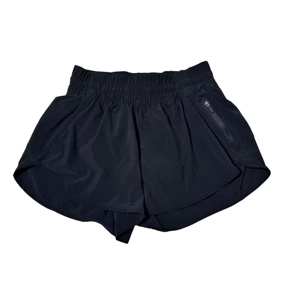 lululemon athletica Pants - Lululemon Tracker Shorts Black Size 6 Activewear Athleisure Fitness